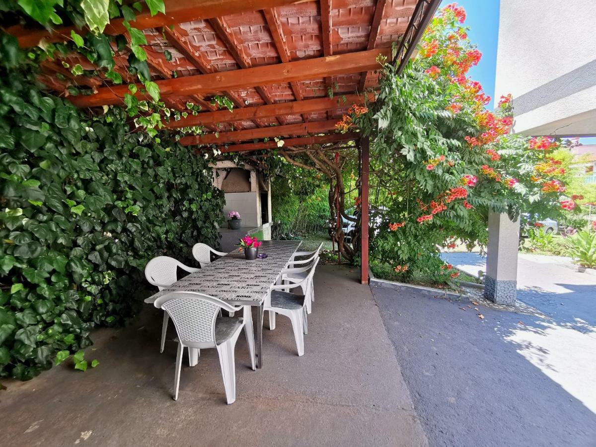 Apartmani Andrea Pula Bagian luar foto